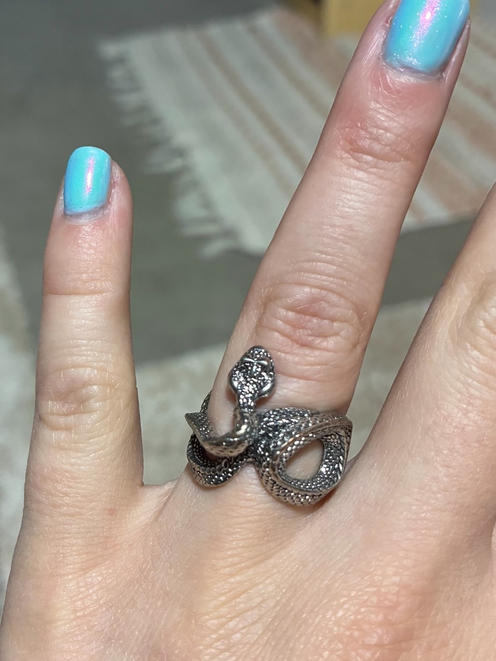 Size 7 silver snake ring